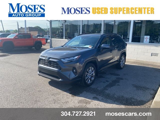 2023 Toyota RAV4 XLE Premium photo