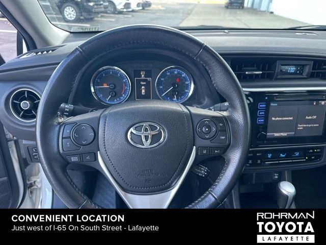 2017 Toyota Corolla SE 13