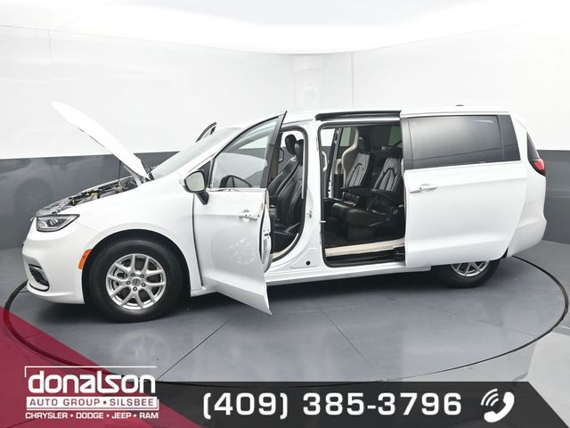 used 2023 Chrysler Pacifica car, priced at $24,653