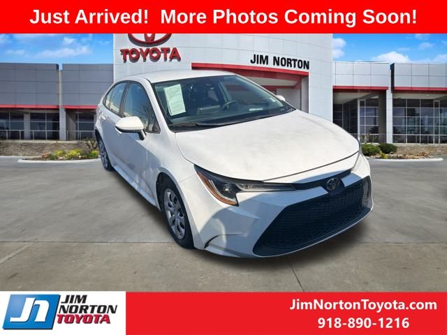 2021 Toyota Corolla LE's photo