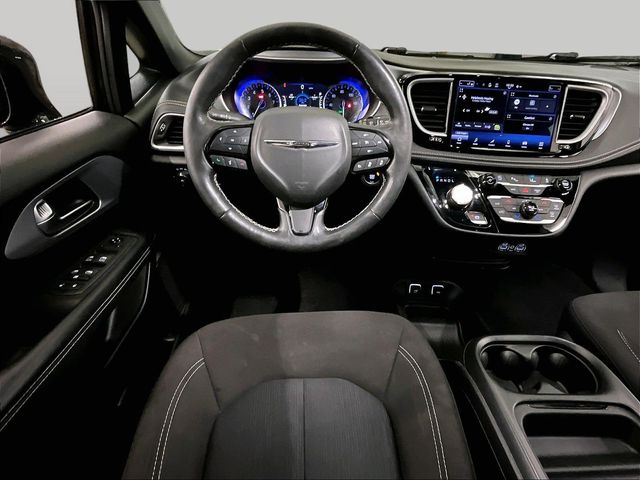 2021 Chrysler Pacifica Touring - 4