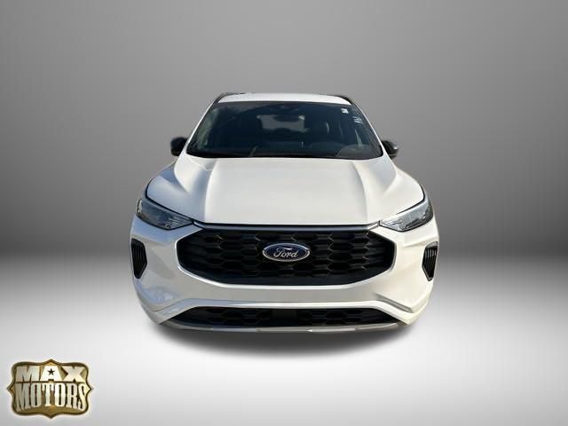 2024 Ford Escape ST-Line 2