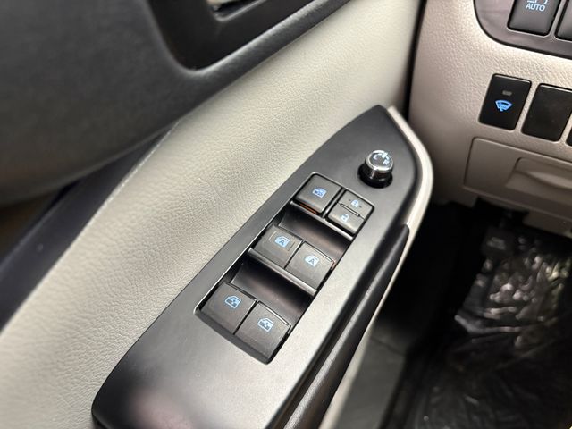 Used 2019 White Toyota XLE image 14