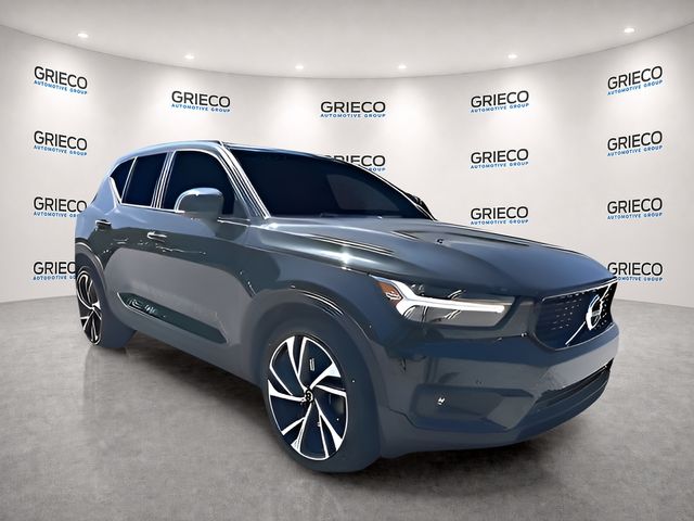 Onyx Black Metallic 2021 Volvo XC40 SUV / Crossover All-Wheel Drive Automatic