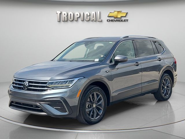 Platinum Gray Metallic 2022 Volkswagen Tiguan SUV / Crossover Front-Wheel Drive 8-Speed Automatic