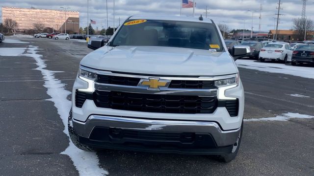 2023 Chevrolet Silverado 1500 LT 3