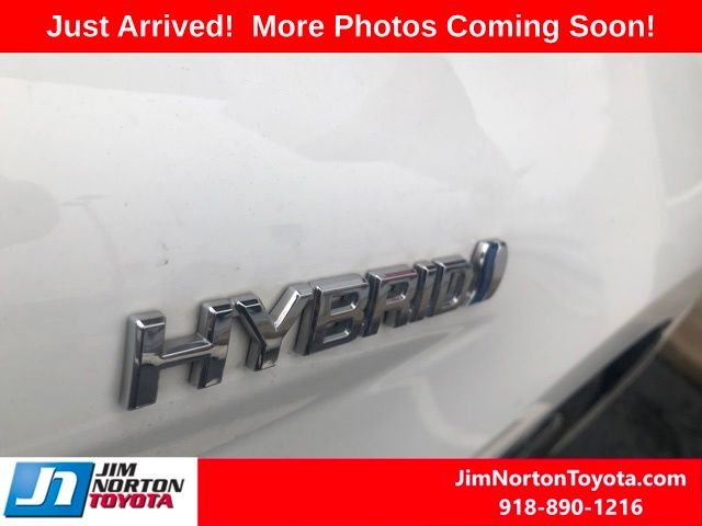 2020 Toyota Camry Hybrid SE 6