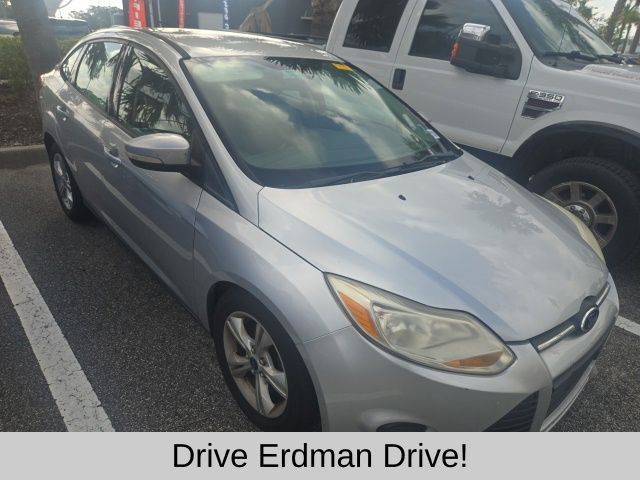 2013 Ford Focus Sedan SE's photo