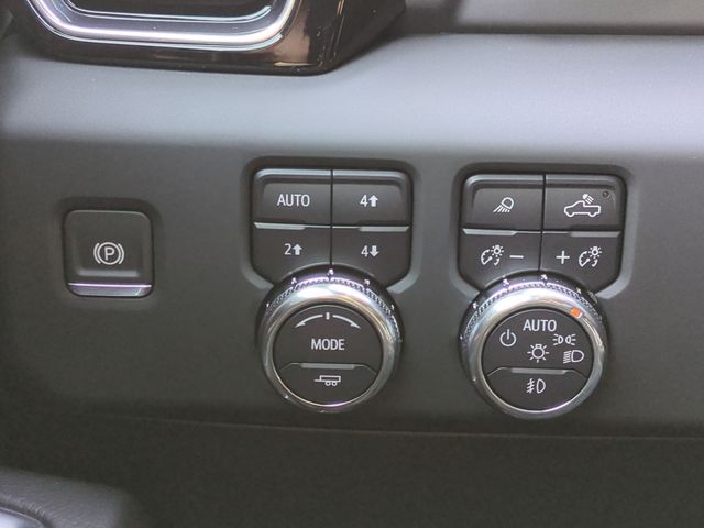 Used 2024 White GMC Denali image 21