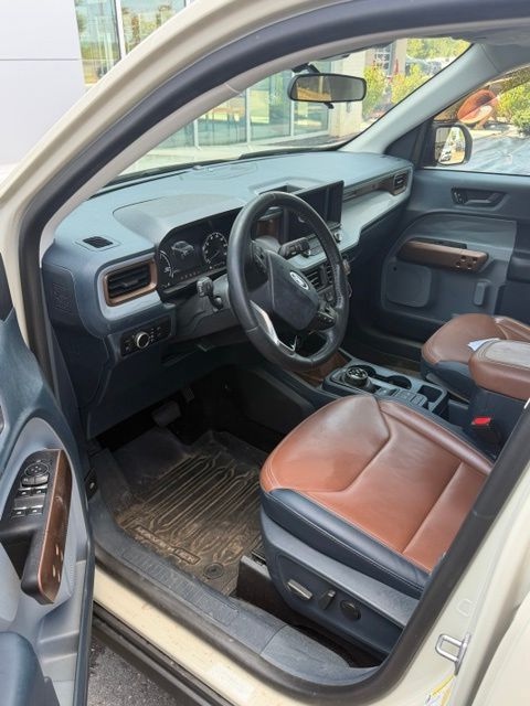 Used 2024  Ford Lariat image 7