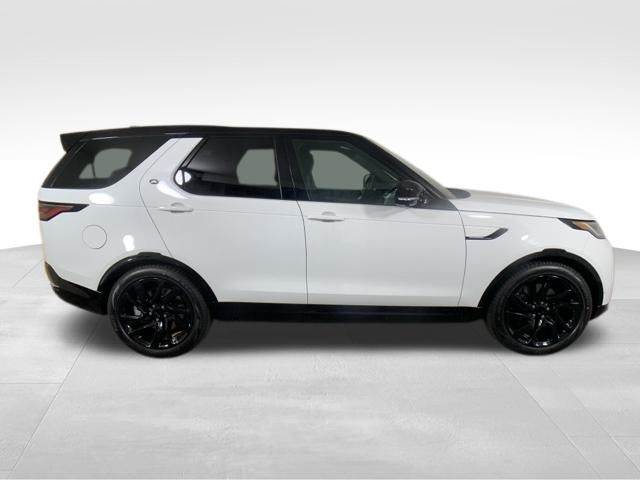 2025 Land Rover Discovery Dynamic SE 7