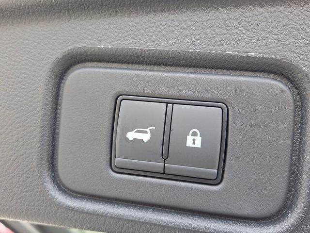 New 2026 Green Nissan Platinum image 13