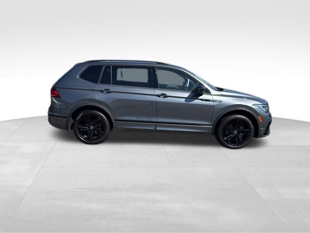 2024 Volkswagen Tiguan 2.0T SE R-Line Black photo