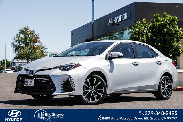 Classic Silver Metallic 2017 Toyota Corolla SE Sedan Front-Wheel Drive Continuously Variable Transmission