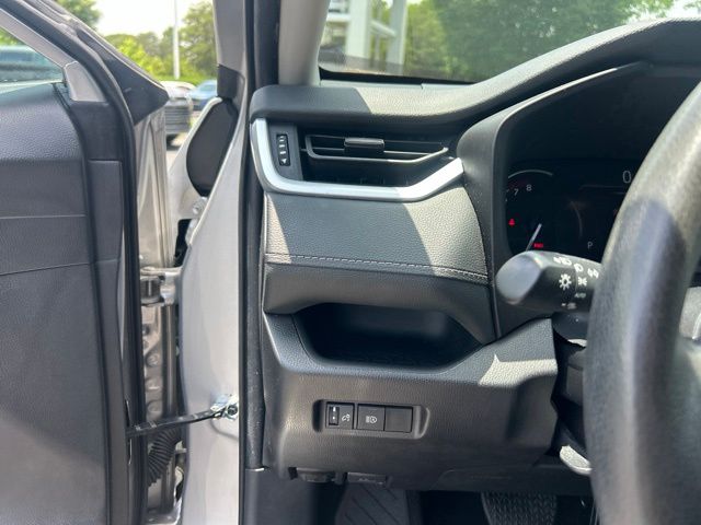 2024 Toyota RAV4 XLE - Photo 30