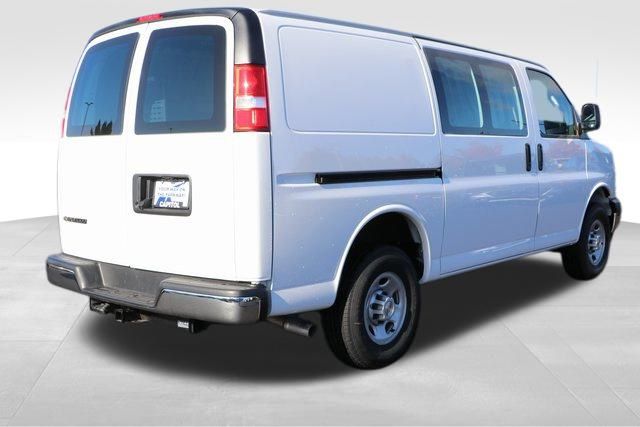 2024 Chevrolet Express 2500 Work Van 10