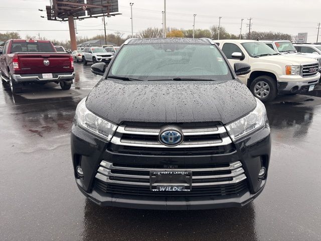 2019 Midnight Black Metallic Toyota Highlander Hybrid Limited AWD SUV