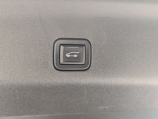 2021 GMC Yukon AT4 White at South Houston Nissan
