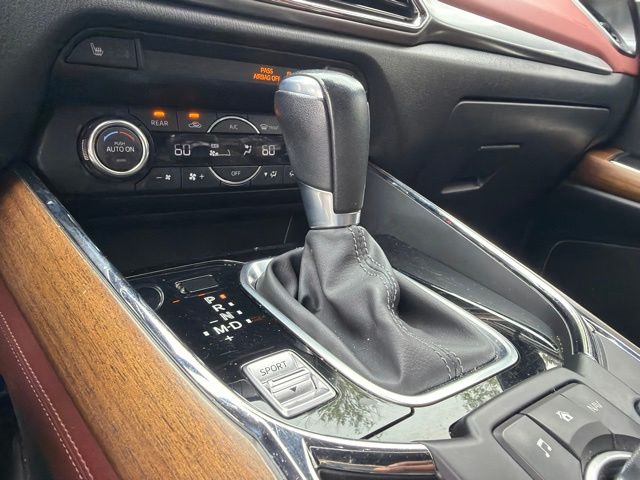 Used 2017 White Mazda Signature image 19