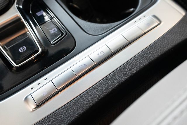 Used 2026 Kia Carnival Hybrid Van