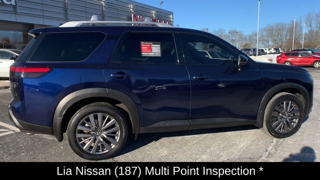 2023 Nissan Pathfinder SL 3