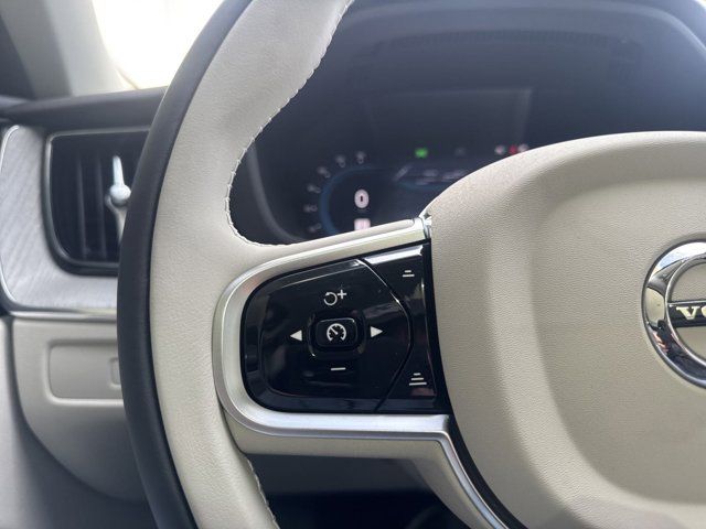 2025 Volvo XC60 Plug-In Hybrid T8 Plus photo