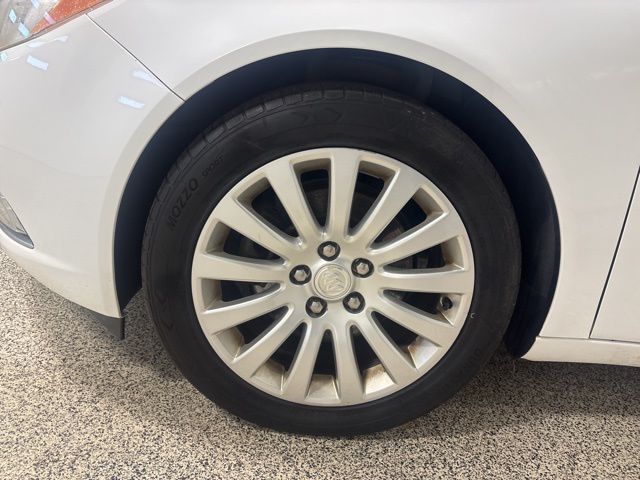 2013 Buick Regal Premium 1 photo