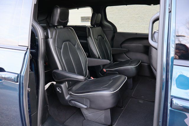 used 2025 Chrysler Pacifica car, priced at $34,500