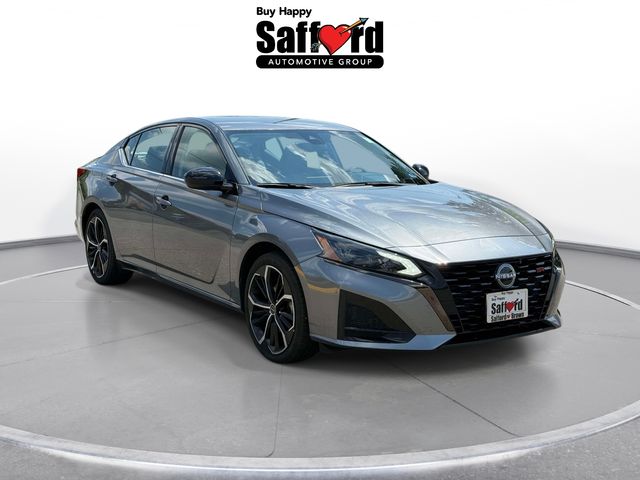 2023 Nissan Altima SR - Photo 10