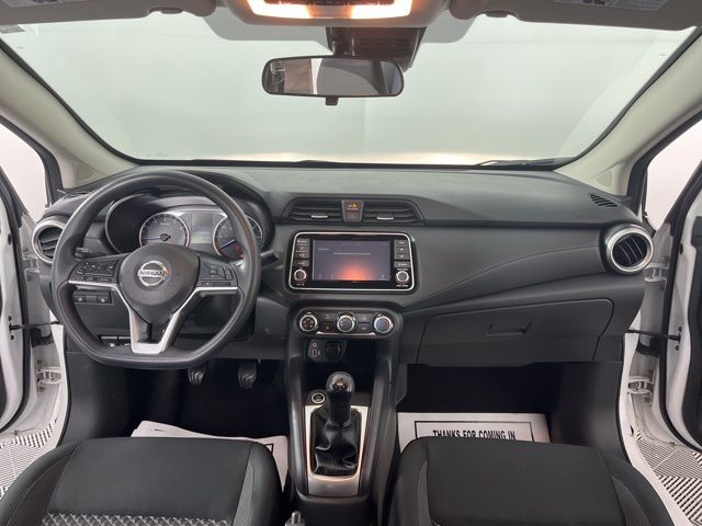 2020 Nissan Versa 1.6 S 40