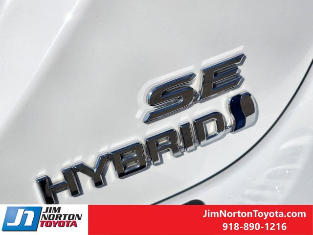 2024 Toyota Camry Hybrid SE 13