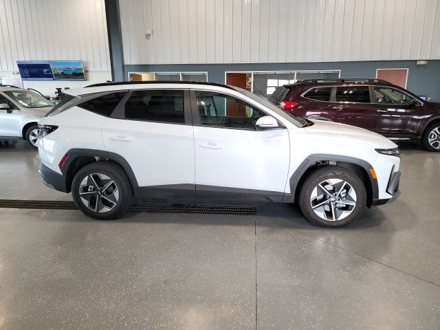 2025 Creamy White Pearl Hyundai Tucson Hybrid SEL Convenience AWD SUV