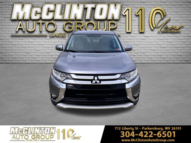 2016 Mercury Gray Metallic Mitsubishi Outlander SE 4X4 SUV