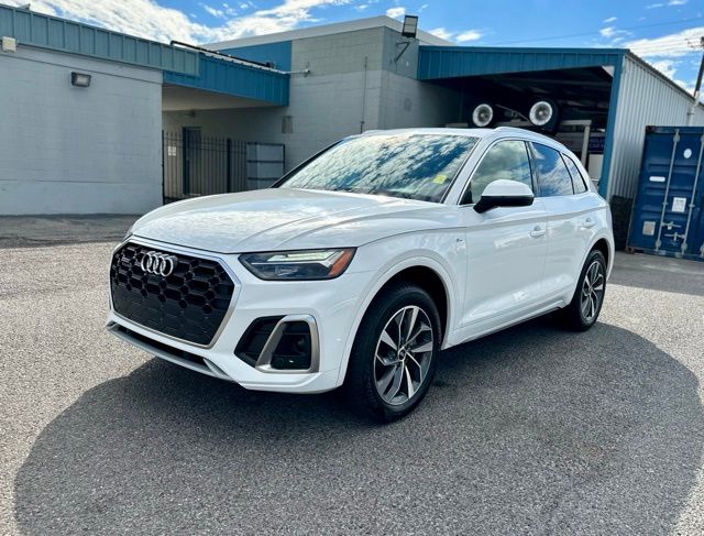 2022 Audi Q5 45 S line Premium photo 2