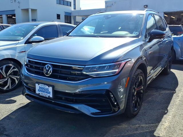 2023 Volkswagen Tiguan - Image 2