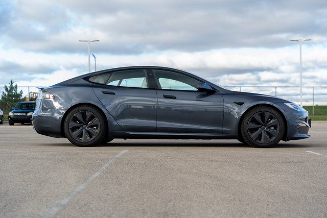 2021 Tesla Model S Plaid 8