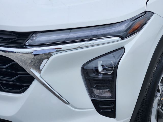 2025 Chevrolet Trax LT White at Classic Elite Chevrolet Sugar Land