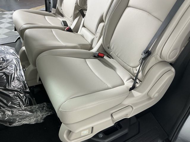 new 2026 Honda Odyssey car, priced at $44,885