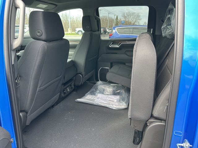 2025 Chevrolet Silverado 1500 LT photo