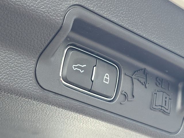 2022 Ford Explorer XLT:169313A