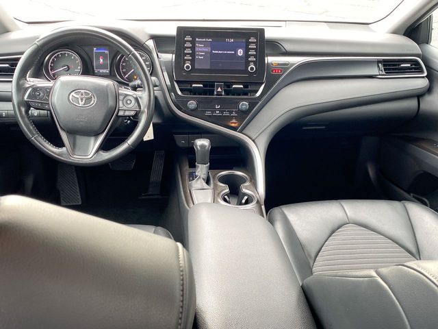 2022 Toyota Camry SE 18