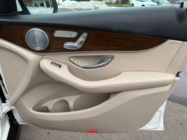 2021 Mercedes-Benz GLC