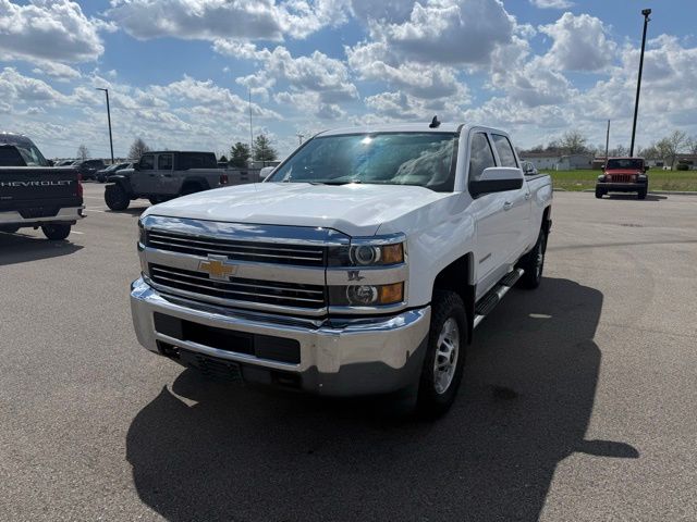 2016 Chevrolet Silverado 2500HD LT Crew Cab 4WD Pickup Truck Four-Wheel Drive 6-Speed Automatic Overdrive