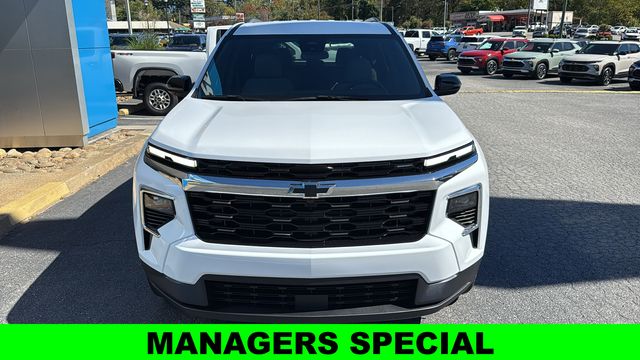 new 2026 Chevrolet Traverse car, priced at $47,690