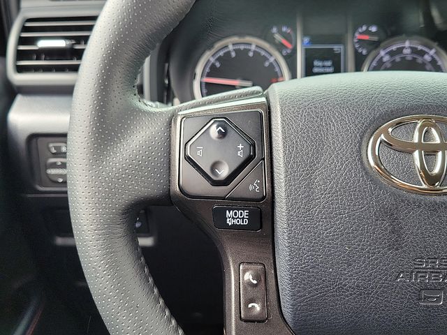 2023 Toyota 4Runner TRD Off-Road photo