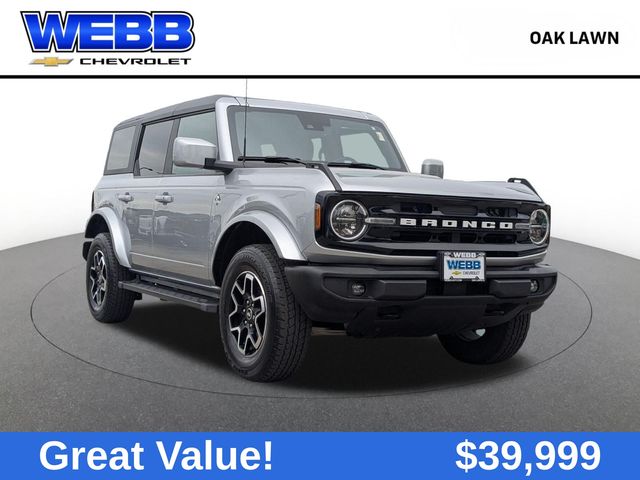 Iconic Silver Metallic 2023 Ford Bronco SUV / Crossover Four-Wheel Drive Automatic