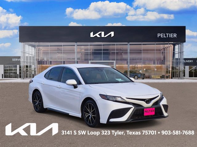 White 2022 Toyota Camry Sedan Front-Wheel Drive 8-Speed Automatic