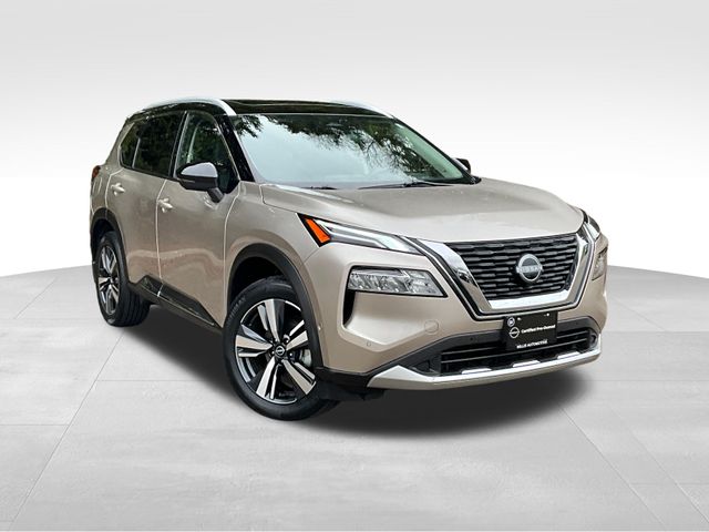 Champagne Silver Metallic/Super Black 2023 Nissan Rogue Platinum AWD SUV / Crossover All-Wheel Drive Continuously Variable Transmission