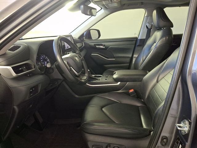 Used 2023 Toyota Highlander SUV