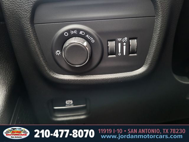 Used Car 2025 Jeep Grand Cherokee  Laredo X For Sale Under $35,000 In San Antonio, Texas
